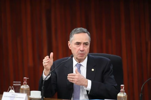 Barroso diz que há politização indevida sobre suspensão do X