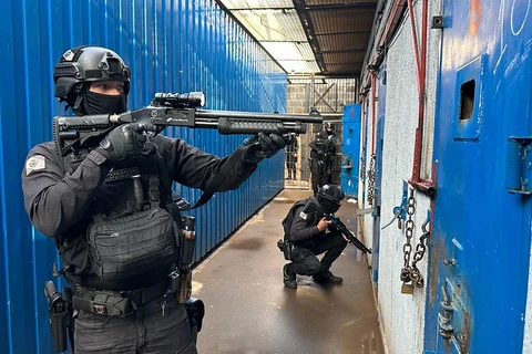 Operação policial mira facção criminosa que atua a partir de presídios no PR