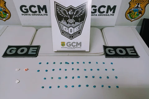 GCM prende homem com 46 pedras de crack no Jardim Amália