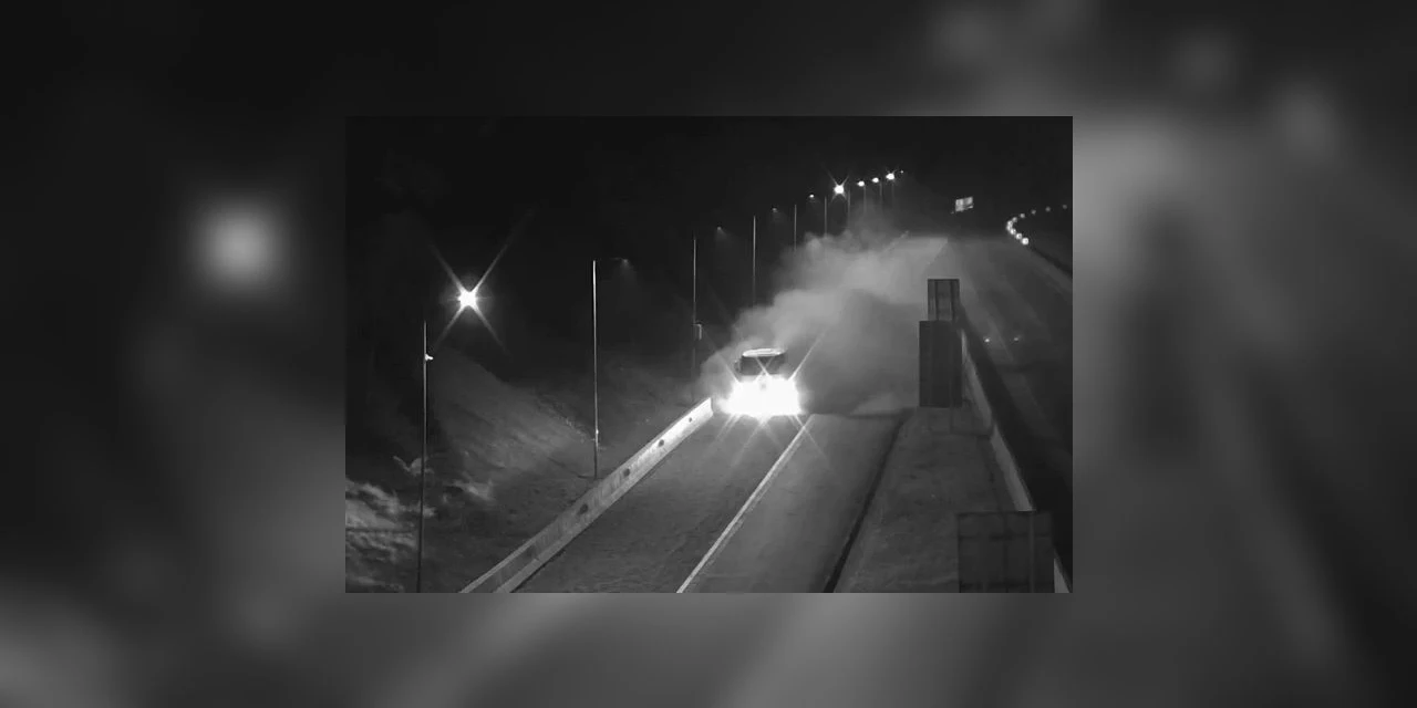 Caminhão carregado com 37 toneladas de soja perde o freio e usa área de escape em Morretes