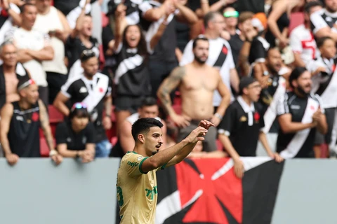 Palmeiras bate o Vasco e alcança quinta vitória consecutiva no brasileirão