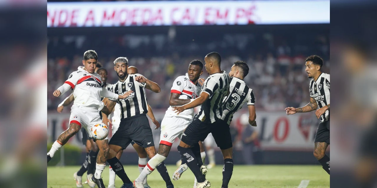 São Paulo é superado pelo Botafogo nos pênaltis e se despede da Libertadores