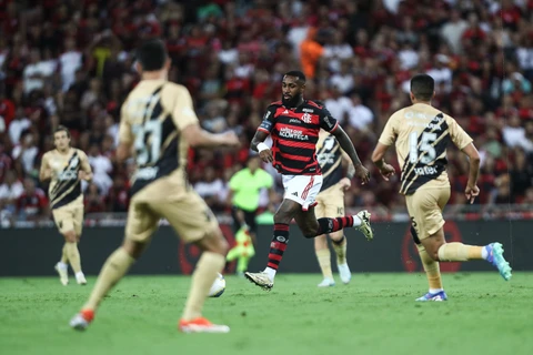 Com gol de Gerson, Flamengo vence Athletico-PR por 1 a 0 no Maracanã