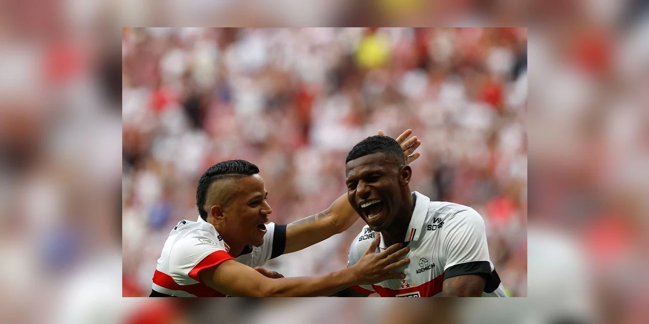 Na Arena BRB, São Paulo vence o Corinthians por 3 a 1