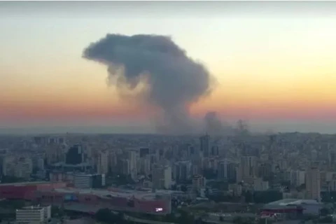 Israel bombardeia o Líbano e pressiona o Hezbollah