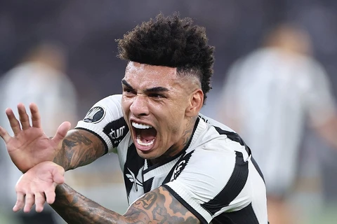 Em noite história no Nilton Santos, Botafogo goleia Peñarol por 5 a 0