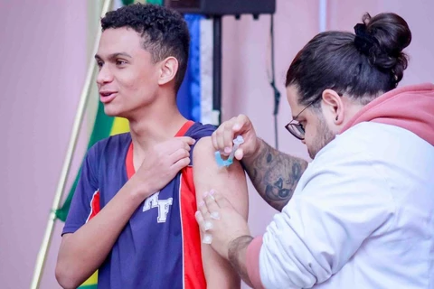 Imunização faz mais de 11 mil atendimentos em força-tarefa nas escolas