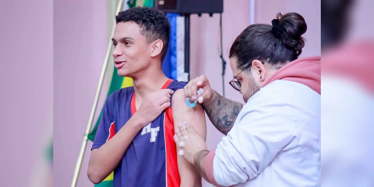 Imunização faz mais de 11 mil atendimentos em força-tarefa nas escolas