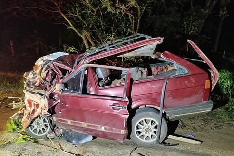 Colisão frontal deixa uma pessoa em óbito e outra com ferimentos, em Sengés
