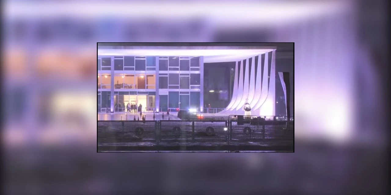 Um homem morreu após uma explosão na Praça dos Três Poderes, que fica entre o STF, o Congresso Nacional e o Palácio do Planalto