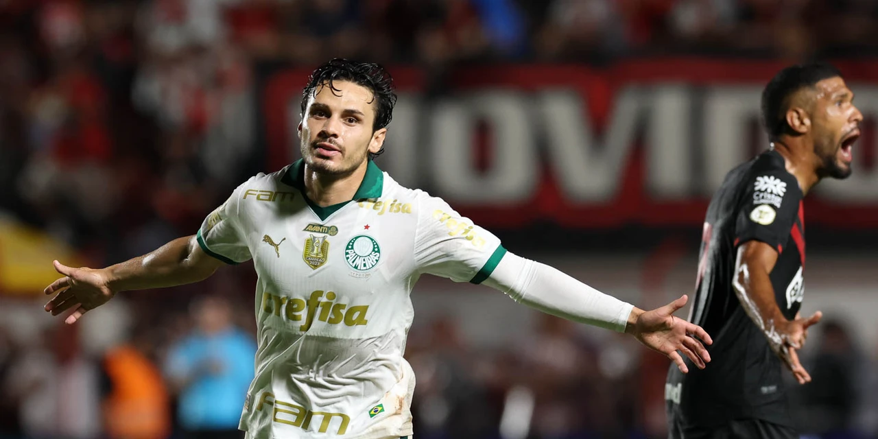 Palmeiras vence Atlético-GO fora de casa e assume a liderança do Brasileirão