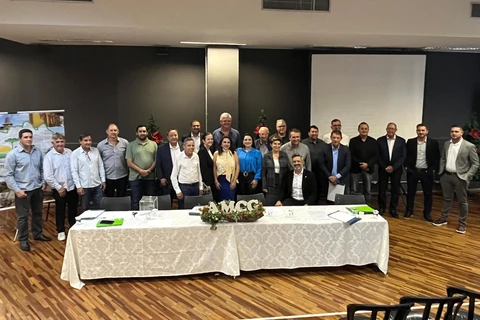 Prefeita de Imbaú, Dayane Sovinski, é eleita presidente da AMCG