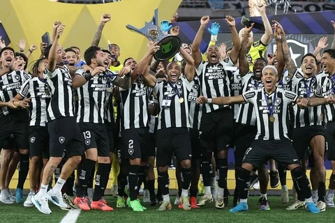 Glorioso vence o São Paulo, é tricampeão Brasileiro e faz história de novo