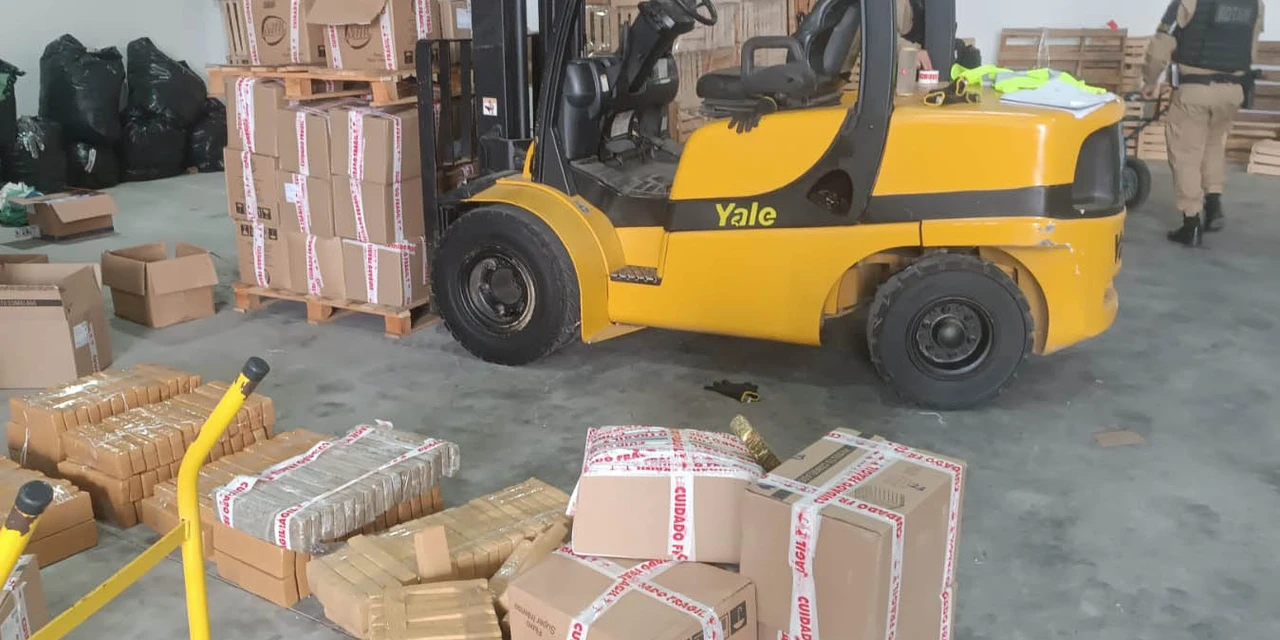 2,8 toneladas apreendidas: grupo tinha até empilhadeira para estocar drogas