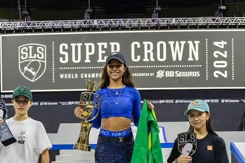 Rayssa Leal vence no fim e se torna tricampeã mundial de skate street