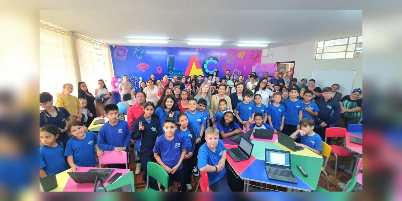 Prefeitura de PG entrega o 51º LAC e novos recursos tecnológicos às escolas