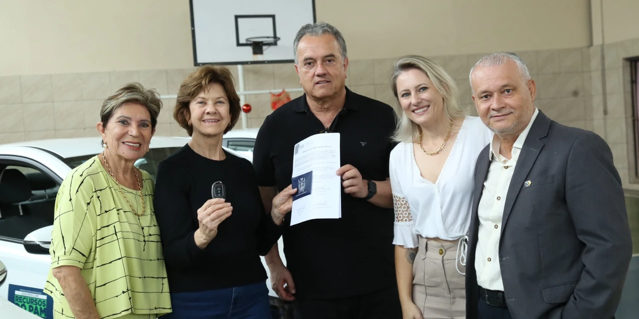 Prefeitura entrega cinco veículos para entidades de PG