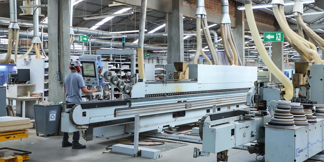 Paraná fecha 2024 com 4ª maior economia, desemprego em baixa e contas em dia