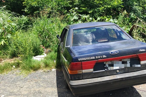 Suspeito de furto abandona carro e foge pelo esgoto para escapar da Guarda