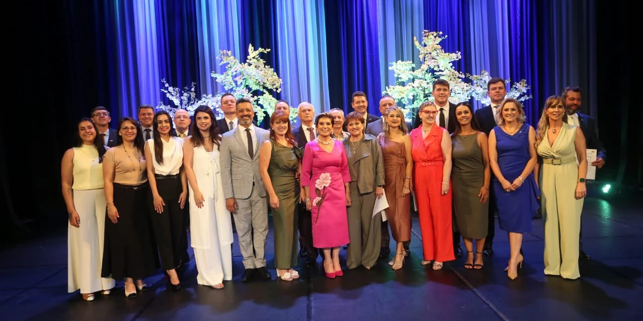 Cerimônia de posse inicia mandato 2025-2028 de Elizabeth Schmidt