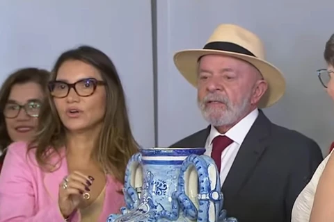 "Maridos são mais apaixonados nas amantes do que nas mulheres", diz Lula