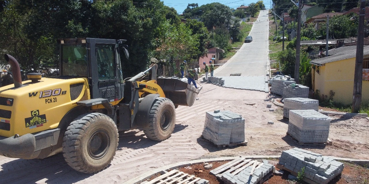 Pavimentação asfáltica e em paver avança na Vila Coronel Cláudio