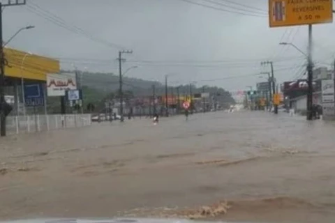 Santa Catarina sofre com fortes chuvas: seis municípios decretam situação de emergência