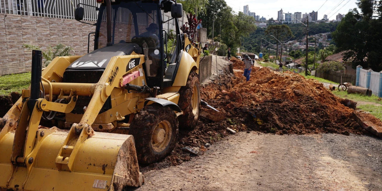 Vila Amadeu Bolzani, no Ronda recebe obra de pavimentação
