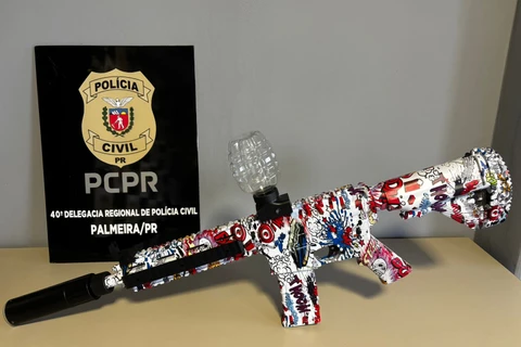 Polícia Civil prende homem que usou arma elétrica de gel para maltratar cachorro
