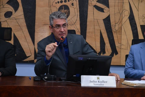 Julio Kuller convida deputados para prestarem contas na Câmara de PG
