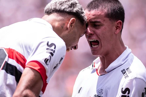 São Paulo vira sobre o Corinthians e é campeão da copinha