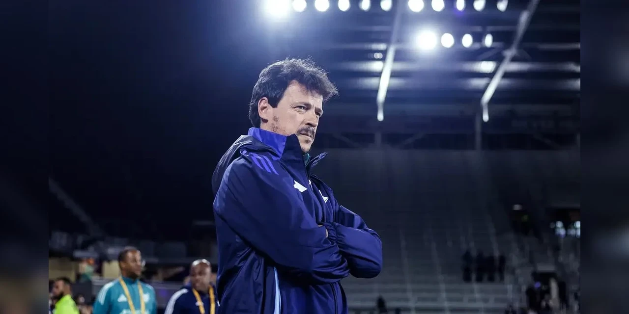 Fernando Diniz é demitido do Cruzeiro, após comandar time por 4 meses