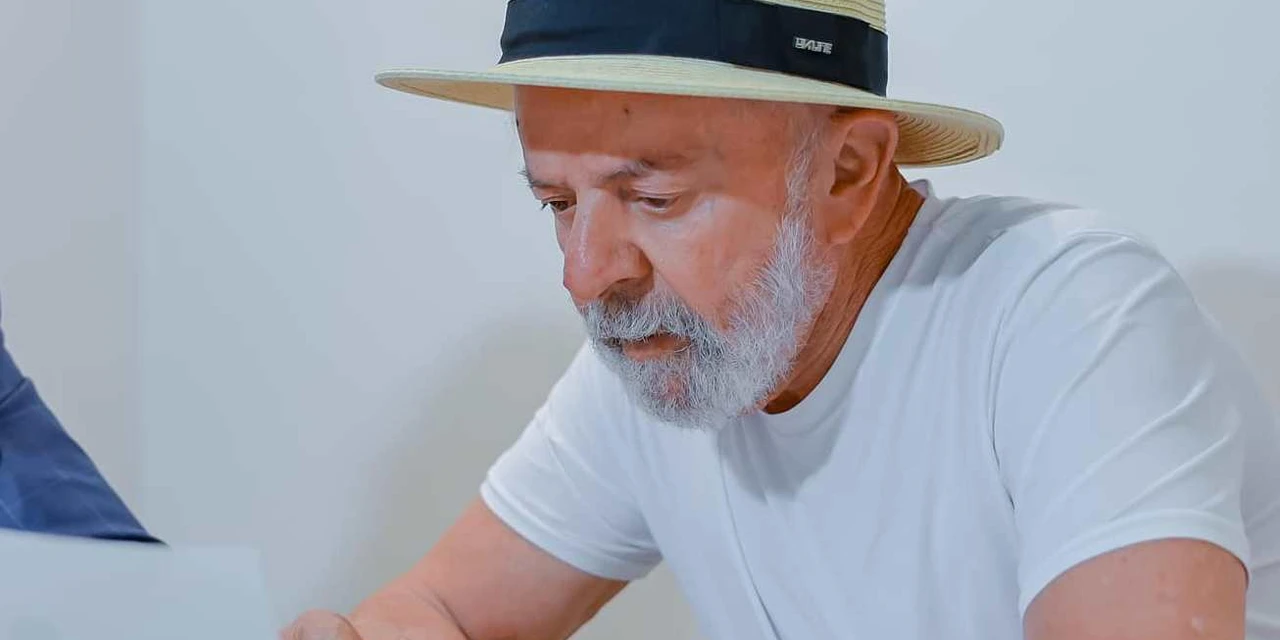 Deputados assinam pedido de impeachment de Lula por supostas ilegalidades