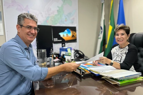 Presidente da CMPG convida prefeita para sessão do retorno do Legislativo