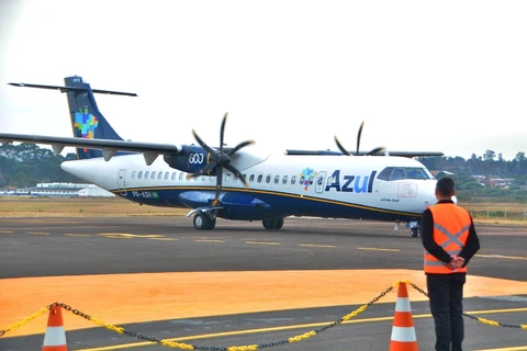 Azul cancela voos em cinco estados do Brasil