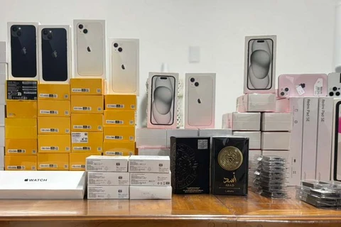 PMPR apreende mais de 100 celulares em abordagem a ônibus no Paraná