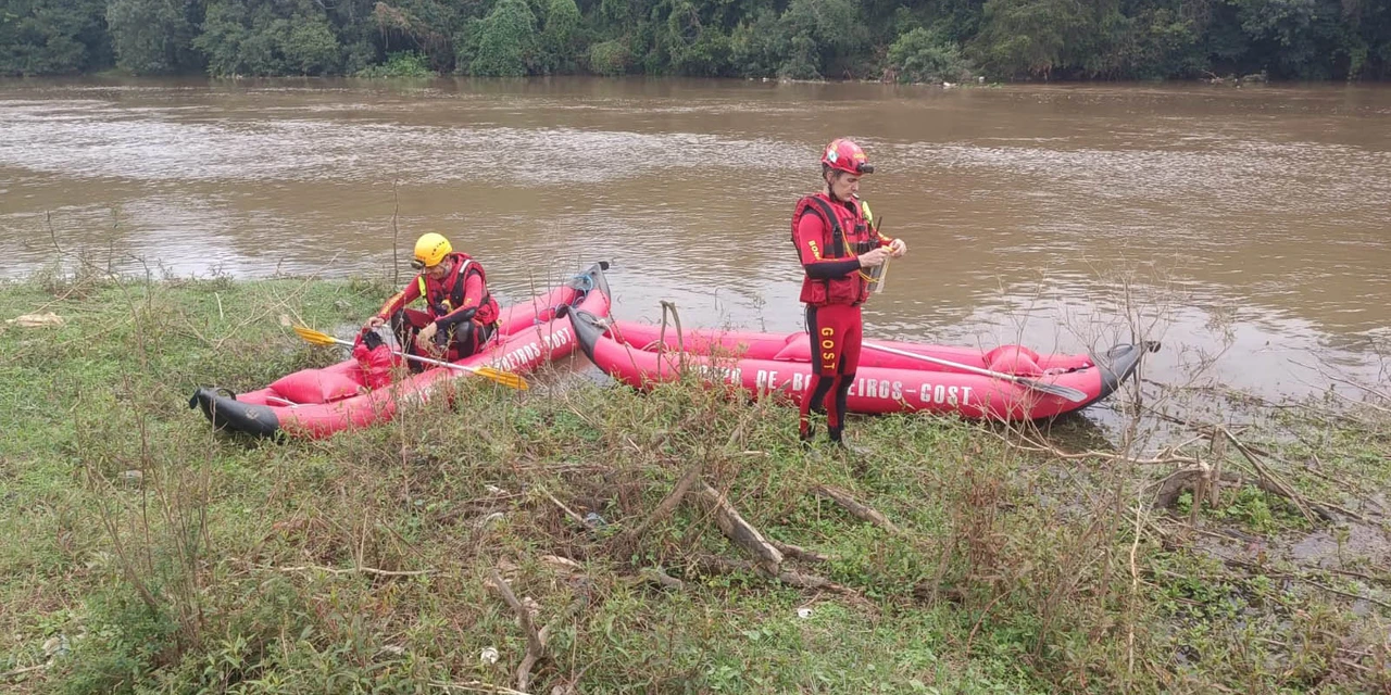 Com apoio de drone, bombeiros localizam corpo de menino que se afogou em Curitiba