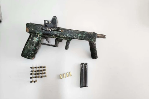 PMPR apreende submetralhadora com suspeitos de tentativas de homicídios