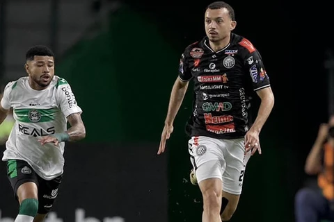 Operário empata com o Coritiba e fica na liderança do Paranaense