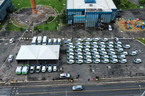 Elizabeth e Beto Preto entregam 67 novos veículos para a Saúde de Ponta Grossa