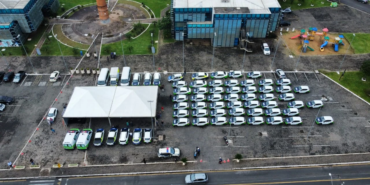 Elizabeth e Beto Preto entregam 67 novos veículos para a Saúde de Ponta Grossa