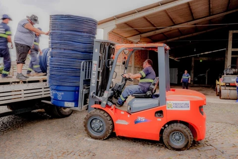 Prefeitura recebe mais 200 caixas d’água para famílias vulneráveis