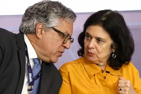Lula decide substituir Nísia por Padilha no Ministério da Saúde