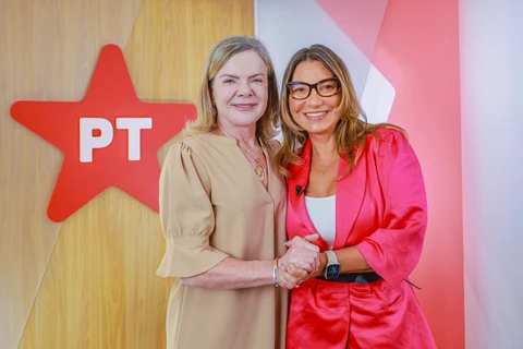 Dólar dispara a R$ 5,90 com anúncio de Gleisi no ministério