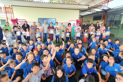 Alunos da Rede Municipal recebem novos kits de materiais escolares