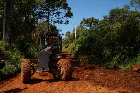 Trabalhos da Prefeitura no ‘Caminhos do Agro’ avançam em estradas rurais