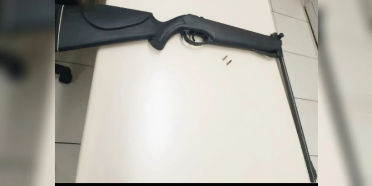 Polícia apreende arma de fogo adaptada após denúncia de violência domestica