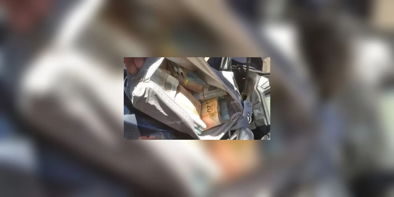 Motociclista encontra malote com quase R$ 40 mil e devolve ao dono no Paraná
