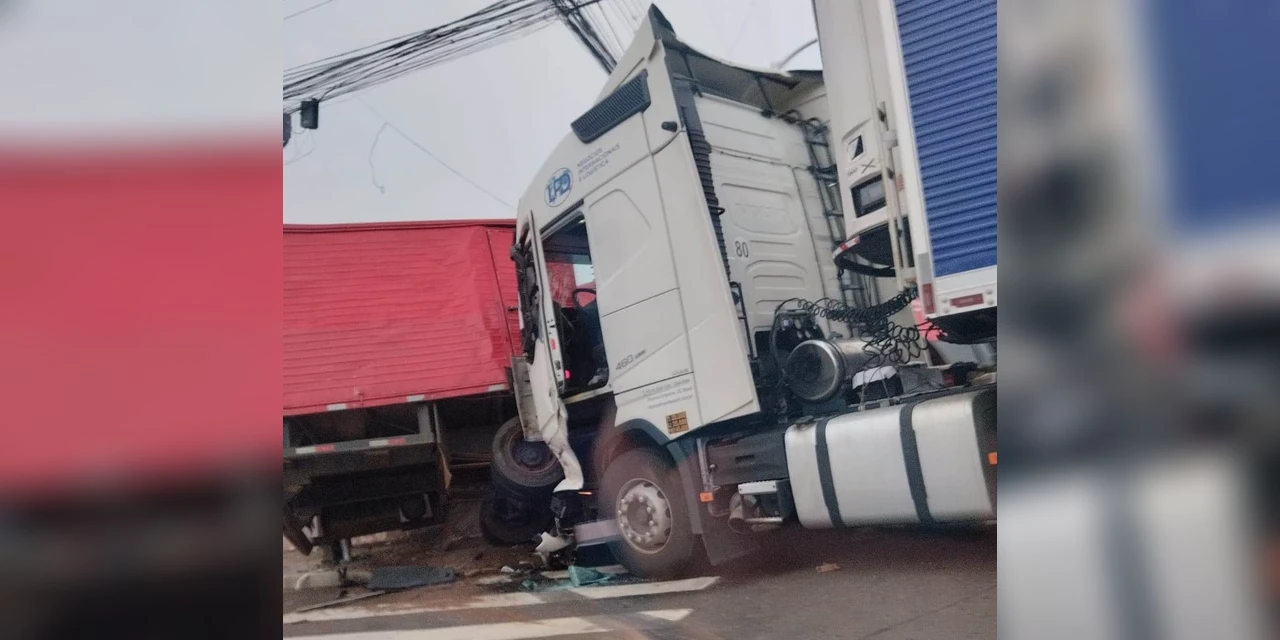 Acidente entre dois caminhões deixa trabalhadores feridos em Uvaranas