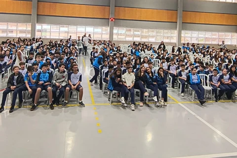 Delegacia da mulher realiza palestra para cerca de 350 alunos da rede de ensino de PG